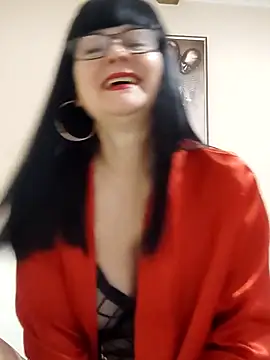 Snapshot of AliceSwan57 chatting on February 17, 5:26 am AliceSwan57 online show from February 17, 5:26 am