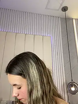 JuliaColemann online show from March 19, 12:09 pm