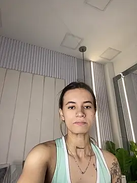 JuliaColemann online show from April 15, 12:01 pm