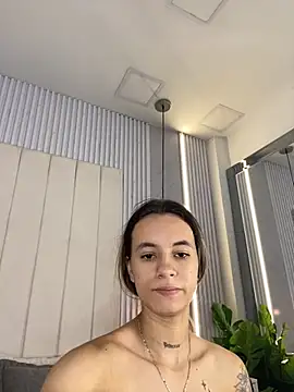 Snapshot of JuliaColemann chatting on May 9, 11:59 am JuliaColemann online show from May 9, 11:59 am