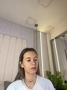 Snapshot of JuliaColemann chatting on May 20, 12:00 pm JuliaColemann online show from May 20, 12:00 pm