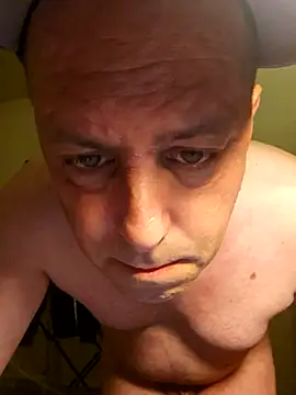 Snapshot of Martin_dick78 chatting on May 7, 9:31 pm Martin dick78 online show from May 7, 9:31 pm