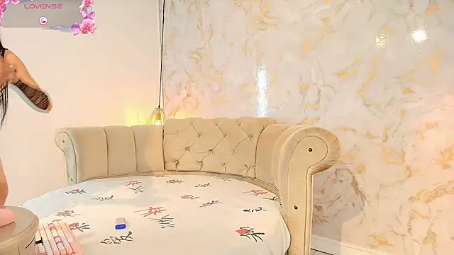 Snapshot of tifanibrown chatting on February 5, 1:16 pm tifanibrown online show from February 5, 1:16 pm