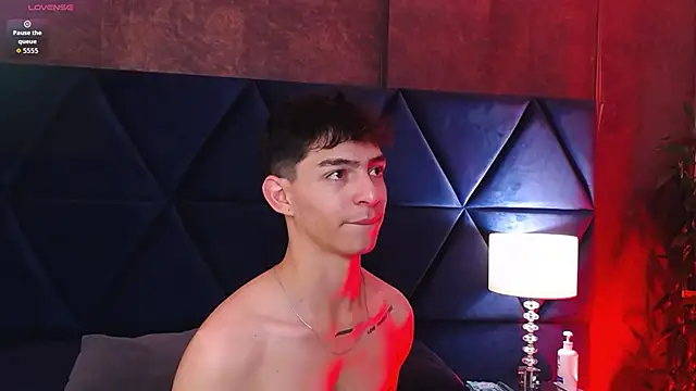 Logan Woods online show from March 3, 5:08 pm