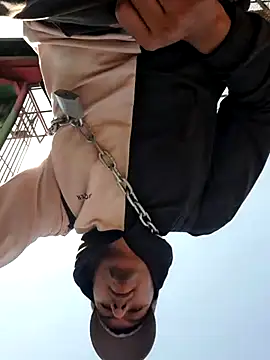 Snapshot of Charlyx-20 chatting on February 17, 9:21 pm Charlyx-20 online show from February 17, 9:21 pm