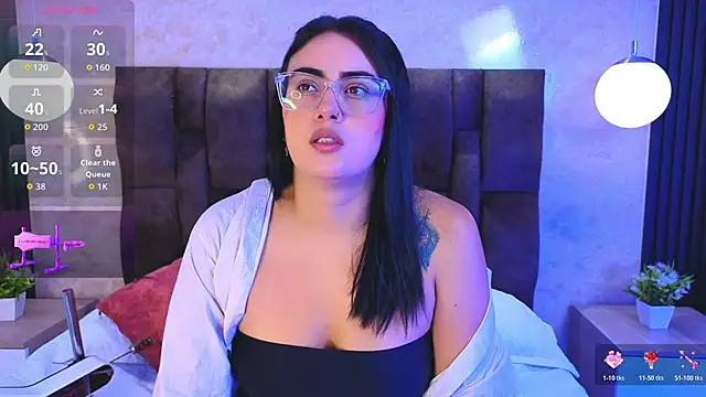 Snapshot of vicky_grey chatting on April 22, 12:18 pm vicky grey online show from April 22, 12:18 pm