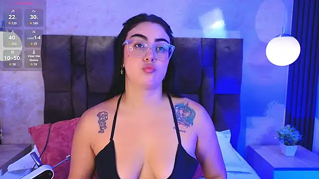 Snapshot of vicky_grey chatting on April 28, 12:21 pm vicky grey online show from April 28, 12:21 pm