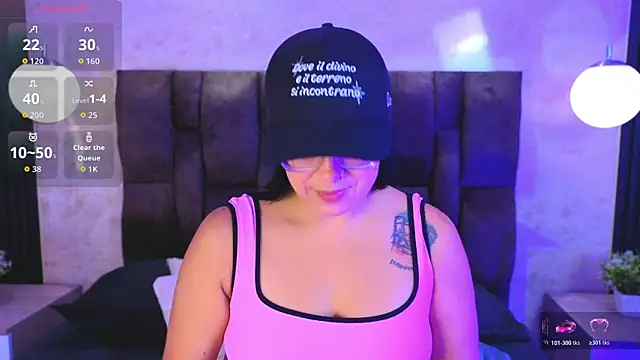 Snapshot of vicky_grey chatting on May 1, 12:43 pm vicky grey online show from May 1, 12:43 pm