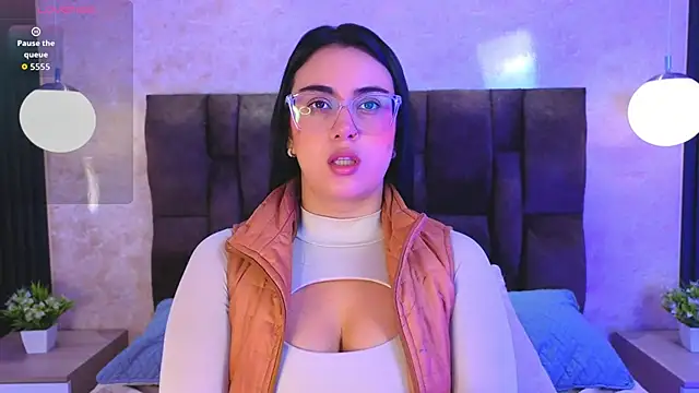 Snapshot of vicky_grey chatting on May 31, 12:34 pm vicky grey online show from May 31, 12:34 pm