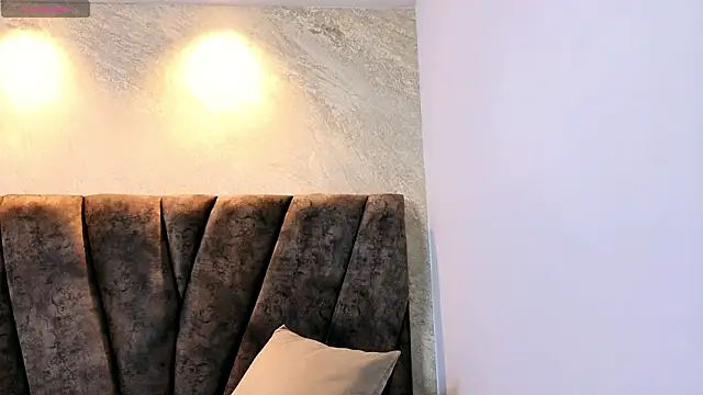 zoe hugeboobs online show from February 25, 12:04 pm