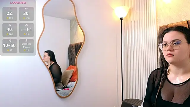 zoe hugeboobs online show from February 28, 11:55 am