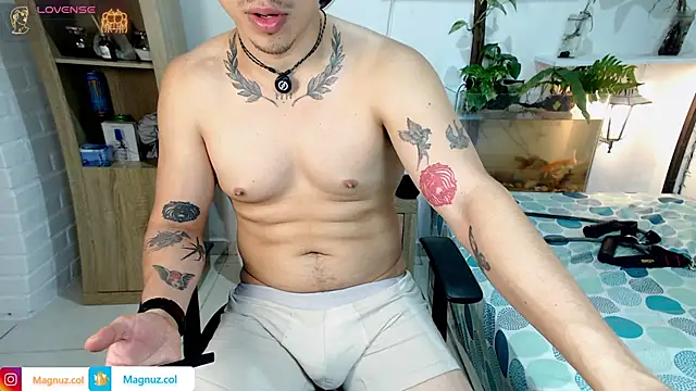 Snapshot of Magnuz_Col chatting on June 13, 1:03 am Magnuz Col online show from June 13, 1:03 am