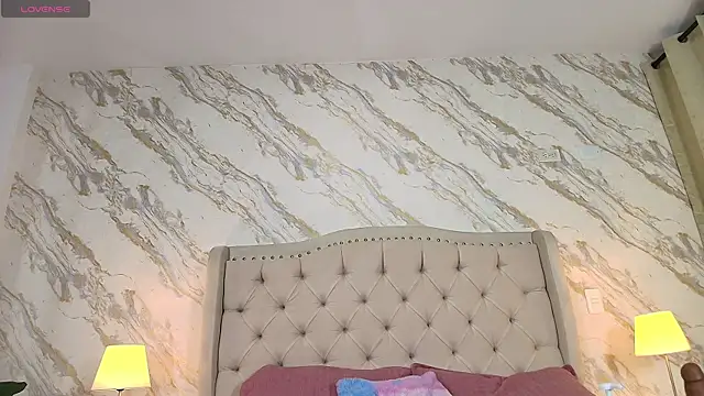 isabella rossee  online show from April 18, 9:48 pm