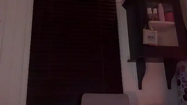 xopeachybaby online show from March 30, 10:05 am