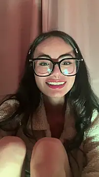 Snapshot of _Lucycherry chatting on June 20, 4:37 am Lucycherry online show from June 20, 4:37 am