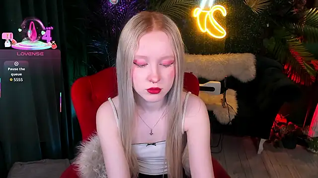 Snapshot of Sia_Hart chatting on February 26, 6:07 pm Sia Hart online show from February 26, 6:07 pm