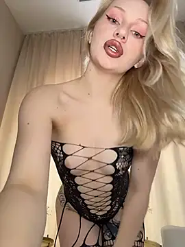 DayaFoxy online show from April 3, 1:20 pm