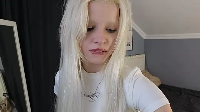 Naomi Demio online show from March 13, 12:12 pm