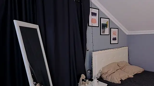 Naomi Demio online show from March 26, 12:22 pm