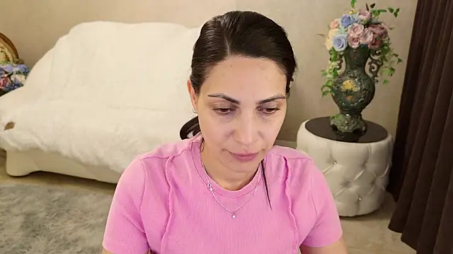 LovelyBeatrice online show from February 8, 6:17 am