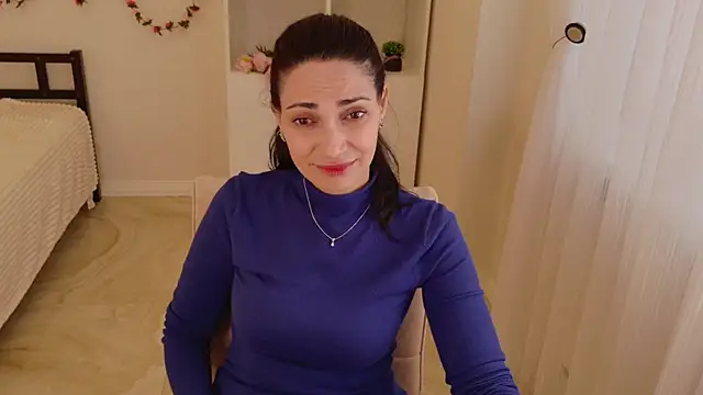 LovelyBeatrice online show from April 19, 11:09 am