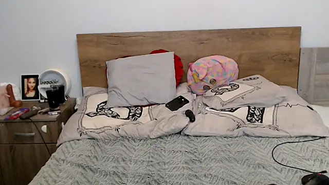 HiddendesireXO01 online show from March 12, 7:53 pm