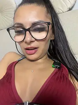 HiddendesireXO01 online show from June 26, 7:18 pm