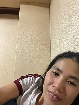 Snapshot of Keola_kwad chatting on February 25, 12:48 pm Keola kwad online show from February 25, 12:48 pm