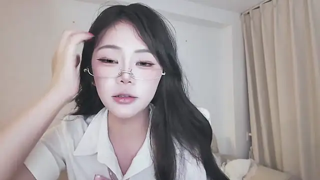 Snapshot of Jolie-22 chatting on May 9, 1:27 pm Jolie-22 online show from May 9, 1:27 pm