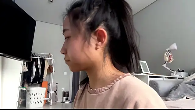 Snapshot of SweetMiaXO chatting on February 2, 4:22 am SweetMiaXO online show from February 2, 4:22 am