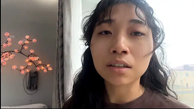 SweetMiaXO online show from April 21, 1:42 am