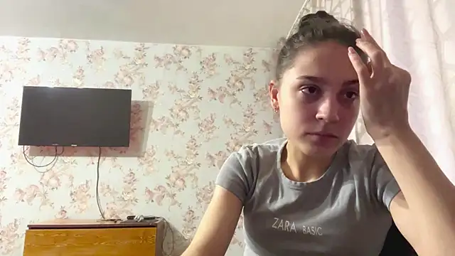 Snapshot of PagedLard chatting on February 25, 6:12 am PagedLard online show from February 25, 6:12 am