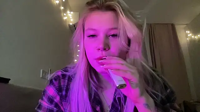 Lulu Di online show from March 29, 7:03 pm