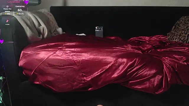 Julieibix online show from April 18, 6:12 pm