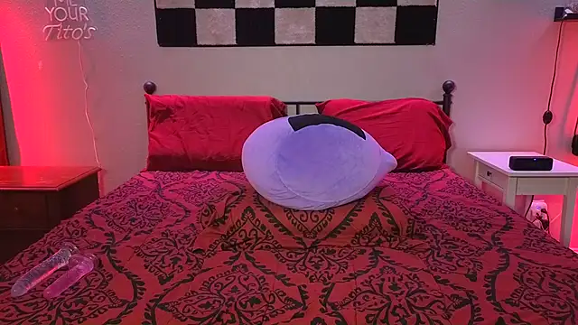 DakotaCharm online show from April 18, 12:58 am