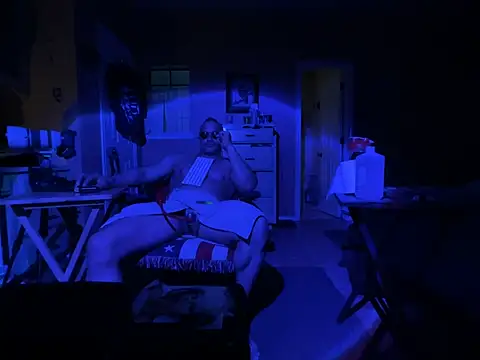 Snapshot of daddydonkey84 chatting on February 19, 5:58 am daddydonkey84 online show from February 19, 5:58 am