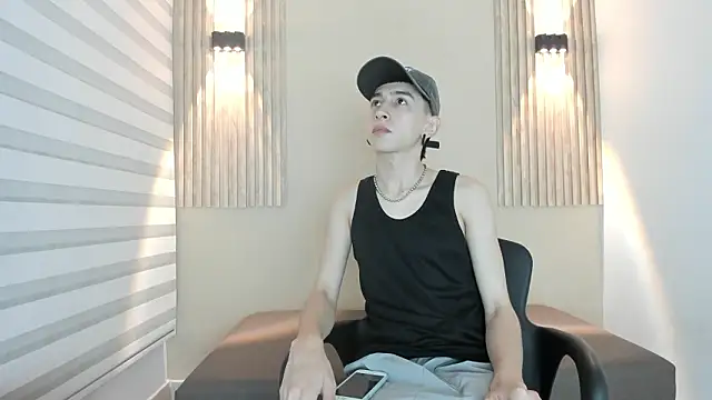 lian cameron online show from February 4, 3:45 am