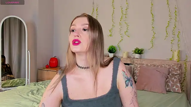 Snapshot of Viickie_Nelsson chatting on March 27, 9:32 am Viickie Nelsson online show from March 27, 9:32 am