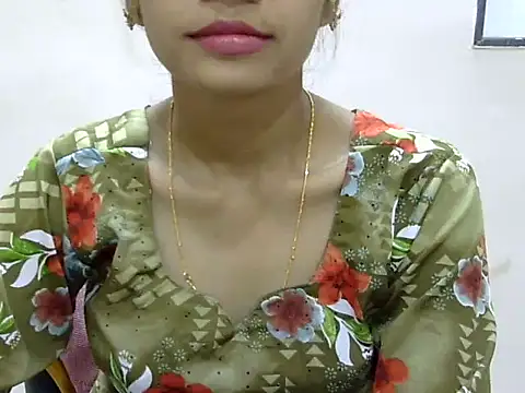 Snapshot of Kulsum_S chatting on May 7, 1:27 pm Kulsum S online show from May 7, 1:27 pm