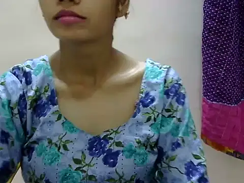 Snapshot of Kulsum_S chatting on June 22, 2:03 pm Kulsum S online show from June 22, 2:03 pm