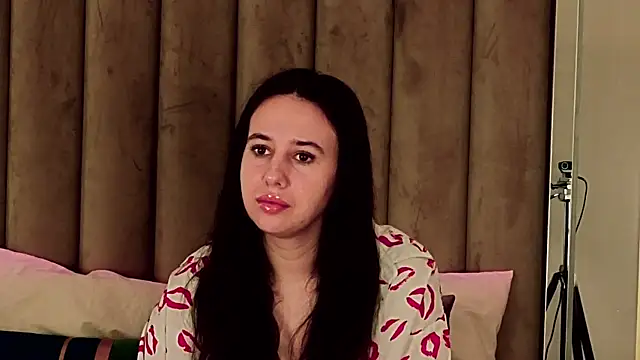 MavisReeve online show from April 14, 3:34 am