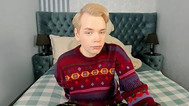 Snapshot of Je_Salvatore chatting on February 2, 7:51 am Je Salvatore online show from February 2, 7:51 am