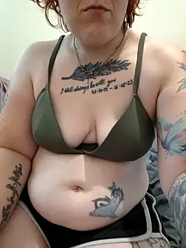 Snapshot of Tiara_XOX chatting on June 20, 11:24 am Tiara XOX online show from June 20, 11:24 am