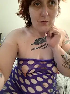 Snapshot of Tiara_XOX chatting on July 7, 10:41 am Tiara XOX online show from July 7, 10:41 am