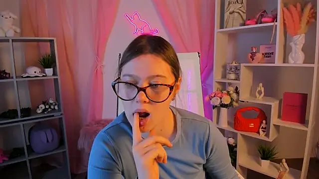 Snapshot of CelestineMauriac chatting on February 16, 3:30 pm CelestineMauriac online show from February 16, 3:30 pm