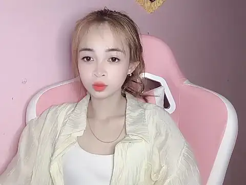 Emily031 online show from February 28, 5:03 pm