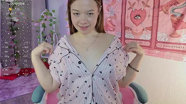 Snapshot of SwettySin chatting on February 1, 1:15 am SwettySin online show from February 1, 1:15 am