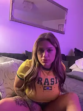 Snapshot of Nelly999 chatting on April 7, 10:42 pm Nelly999 online show from April 7, 10:42 pm