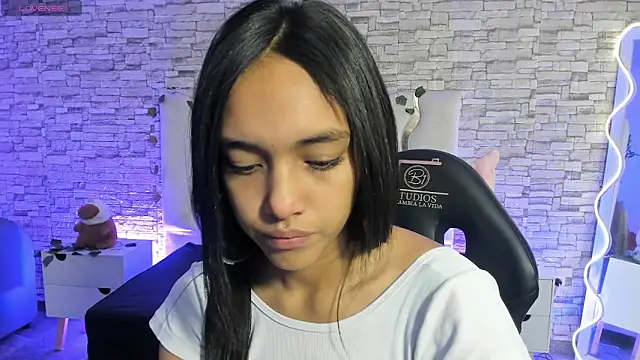 TINY TAY online show from April 18, 11:36 am