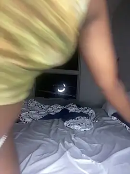 PrimaDonnaxx online show from February 15, 10:50 pm